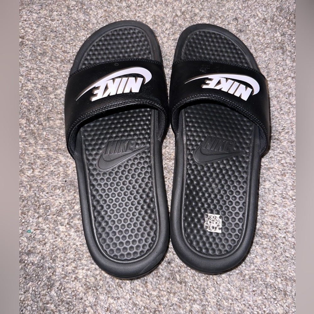Nike slides